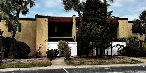 105 S OBRIEN STREET