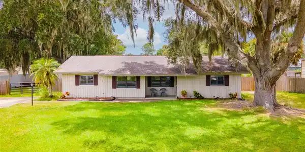 2806 VICTORY PALM DRIVE