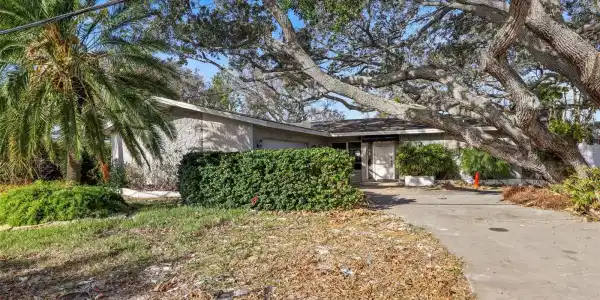 1020 PALM DRIVE