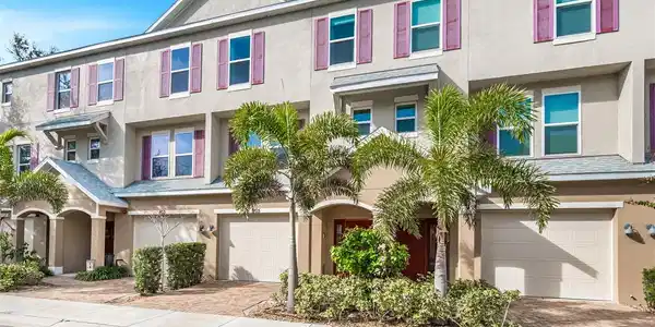 805 CALLISTA CAY LOOP