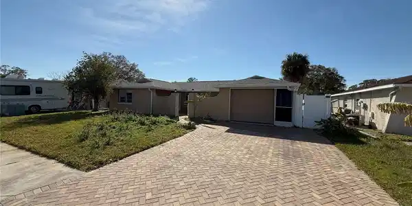 6120 SEABREEZE DRIVE