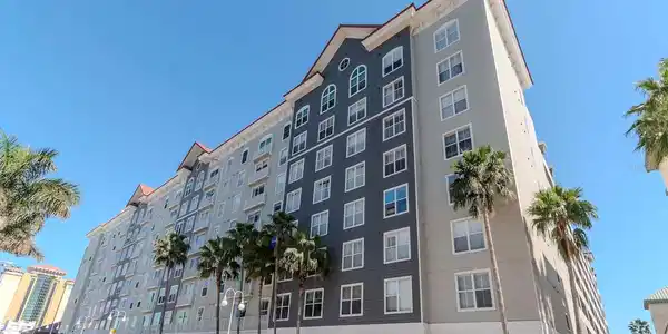 700 S HARBOUR ISLAND BOULEVARD