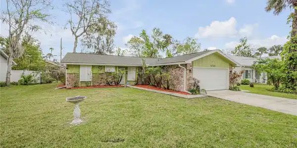 2725 NEEDLE PALM DRIVE