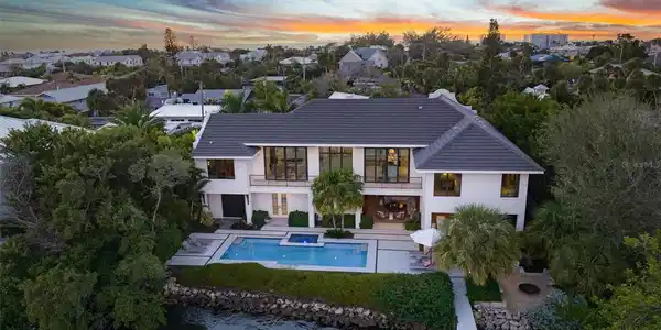 212 HAVERKOS COURT