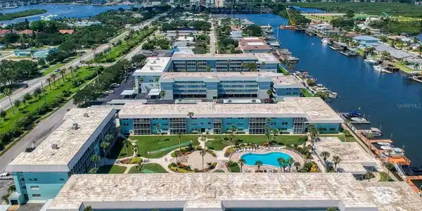 325 CAUSEWAY