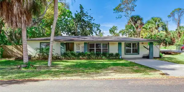245 LE JEUNE DRIVE
