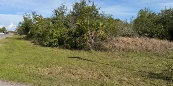 15523 VISCOUNT CIRCLE