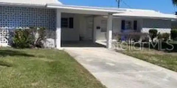 852 WHITE CAP CIRCLE