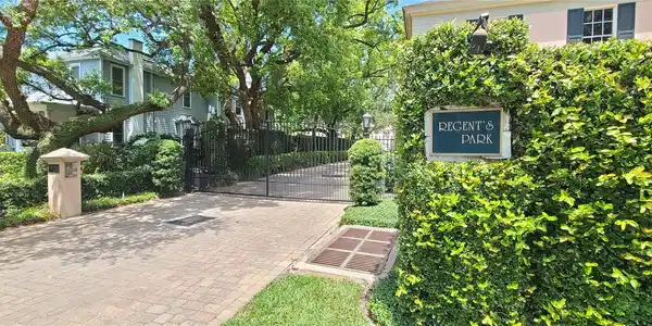 3518 REGENT PARK