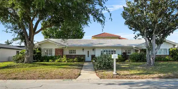 3918 VERSAILLES DRIVE