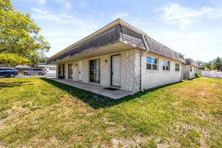9811 HIDDEN LANE