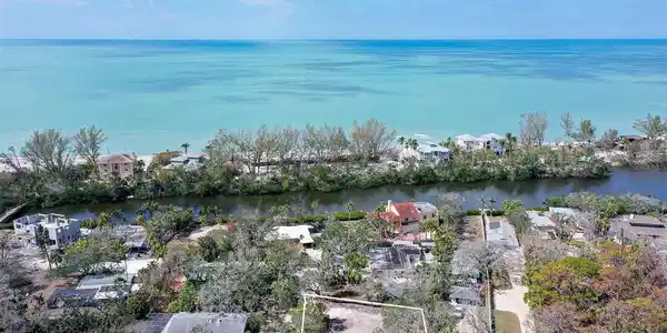 8504 HERON LAGOON CIRCLE