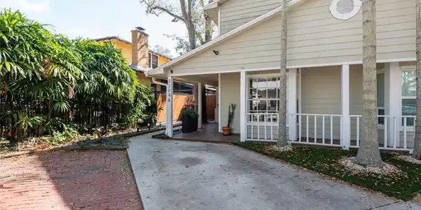 3304 W GRANADA STREET