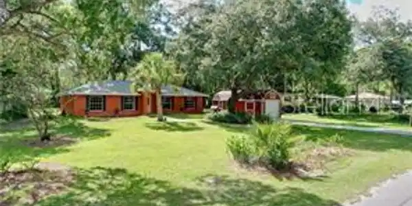 130 N HAWTHORNE DRIVE