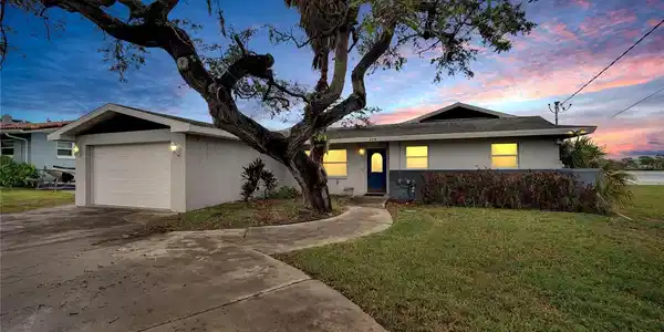 828 BAYSHORE DRIVE
