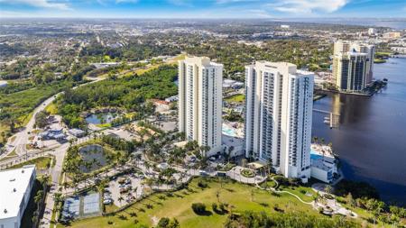 3000 OASIS GRAND BOULEVARD