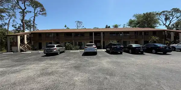 5 QUAILS RUN BOULEVARD