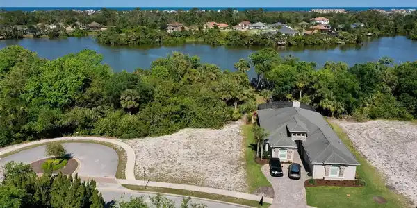 52 N LAKEWALK DRIVE