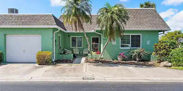 6590 GOLDEN HORSESHOE DRIVE