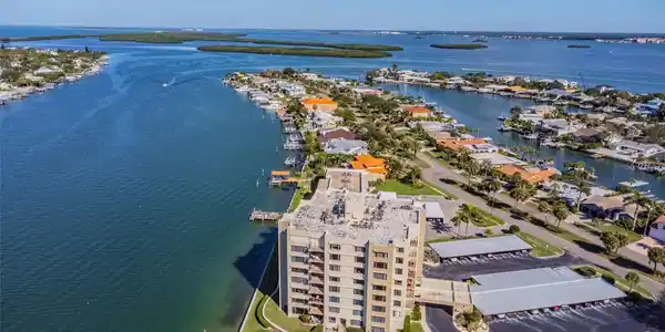 750 ISLAND WAY