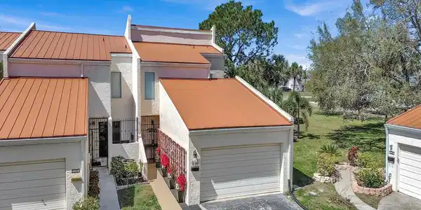 4312 SUNRAY COURT