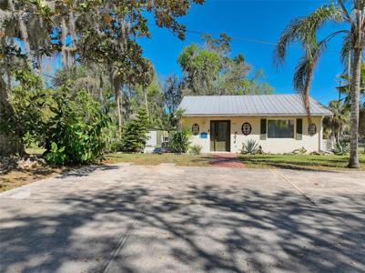 1149 SE KINGS BAY DRIVE