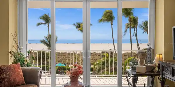 140 SEAVIEW COURT