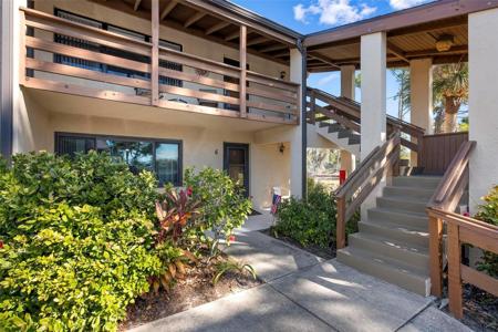 25 QUAILS RUN BOULEVARD