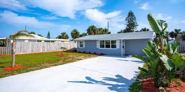 8 PALM DRIVE