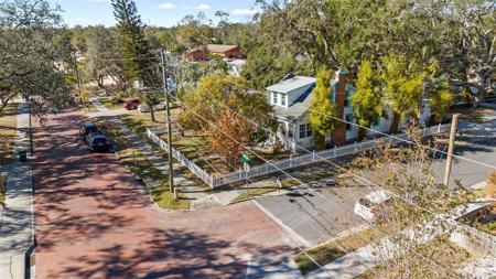 207 6TH STREET N