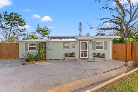 806 BAMBOO DRIVE S