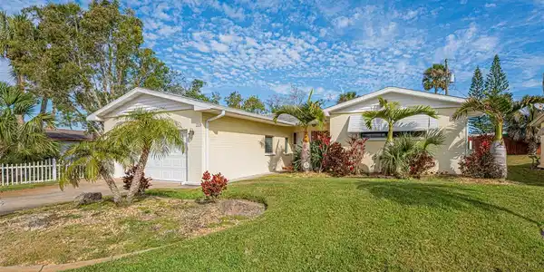 219 LYNNHURST DRIVE