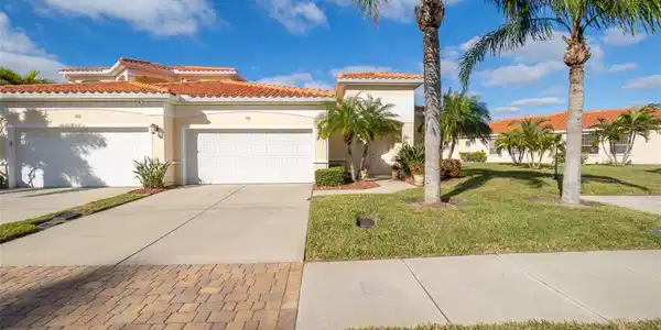 560 CASA BELLA DRIVE