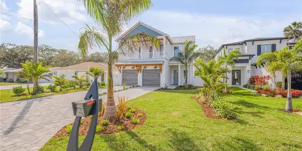 606 YUPON AVENUE