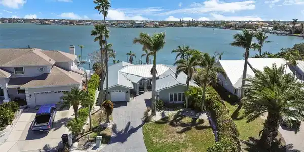 501 HARBOR DRIVE