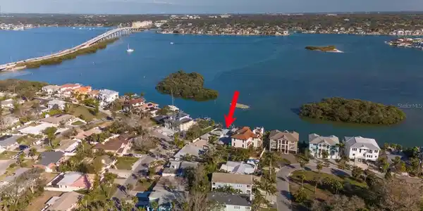 701 HARBOR DRIVE