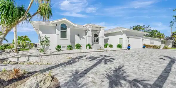 2287 BAYSHORE ROAD
