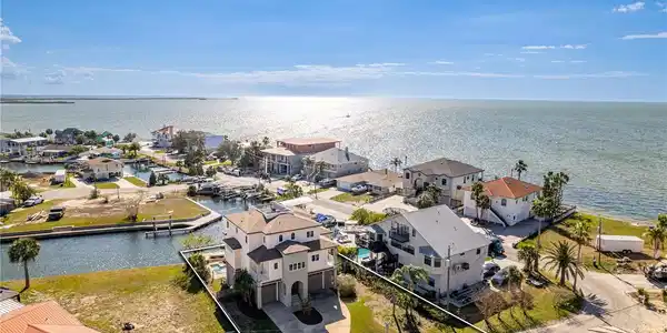 3073 GULF WINDS CIRCLE