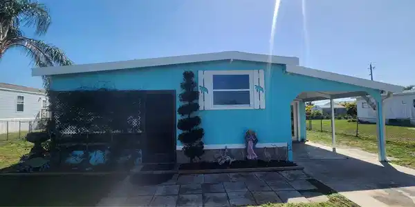 324 CALLE LIANA