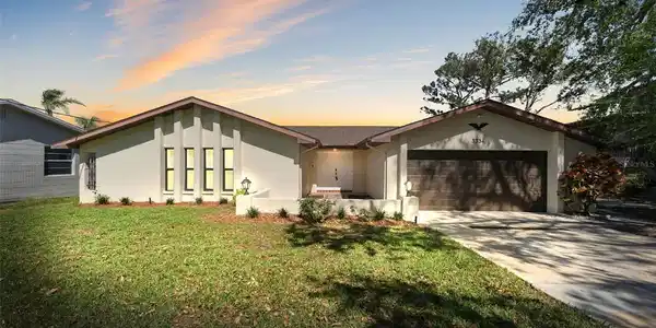 3334 PINEVIEW DRIVE