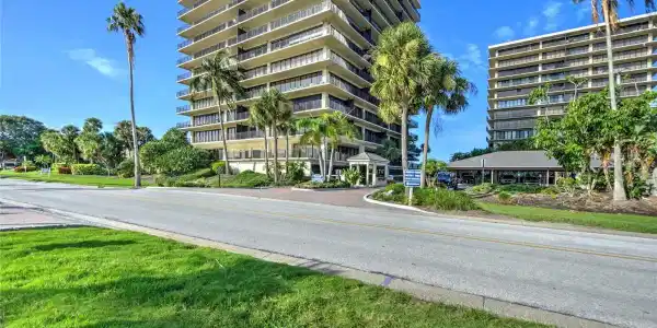 7600 BAYSHORE DRIVE