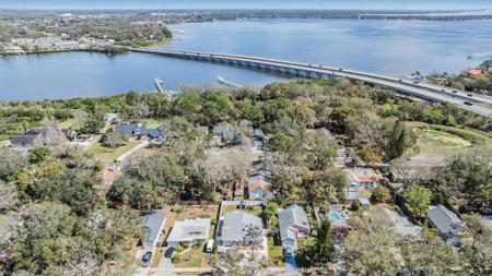 2951 BAY VIEW DR