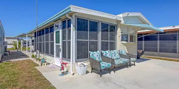 1475 FLAMINGO DRIVE