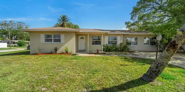 54 PALM BOULEVARD