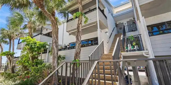1555 TARPON CENTER DRIVE