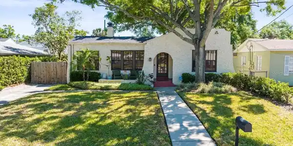 208 S BUNGALOW PARK AVENUE