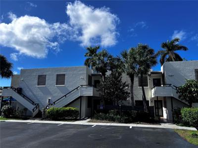 533 LAKESIDE DRIVE