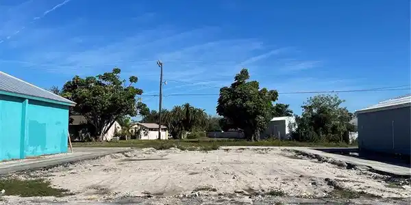 3782 TAMIAMI TRAIL