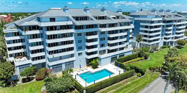 1000 RIVERSIDE DRIVE