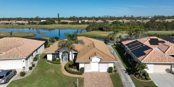 8596 LAKESIDE DRIVE